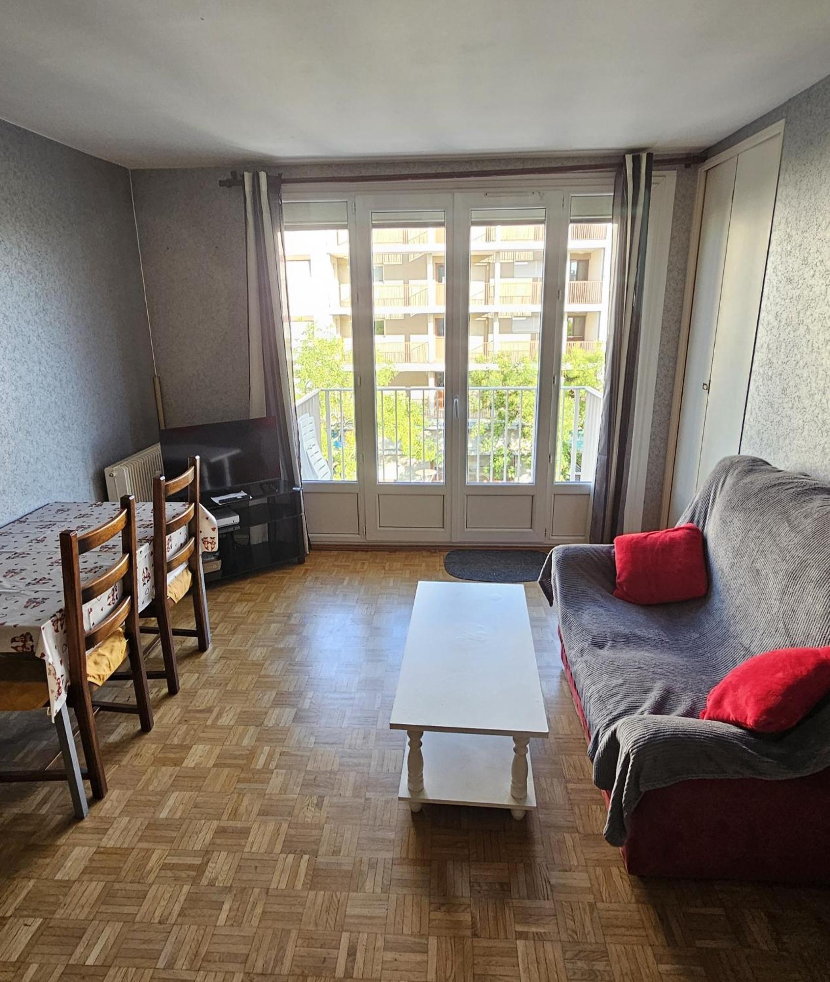 2 Couchages Pour 4 Personnes - Completement Equipe Apartment Saint-Priest (Rhone)